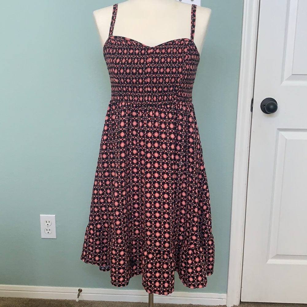 Adorable, super comfortable size 0 Torrid dress.